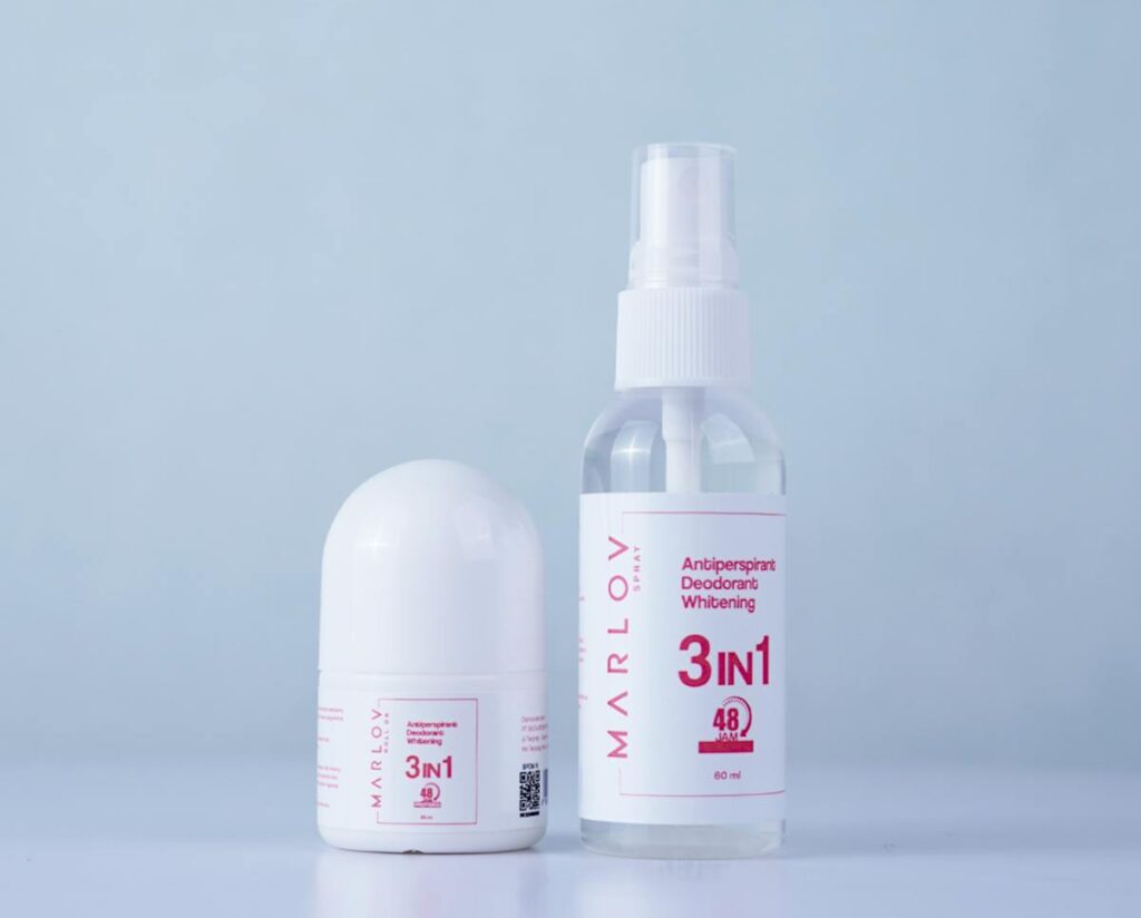 Marlov antiperspirant deodorant duo with whitening feature against a soft blue backdrop. Ideal for daily freshness.