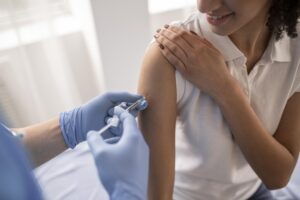 Vaksin sebagai antibodi untuk menjaga diri dari virus