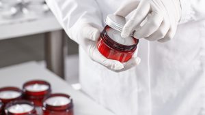 Lab Uji Skincare: Dari Uji Stabilitas, Mikroba, hingga Keamanan Produk