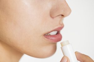 SPF Lip Balm: Perlindungan Bibir yang Tidak Boleh Asal Klaim