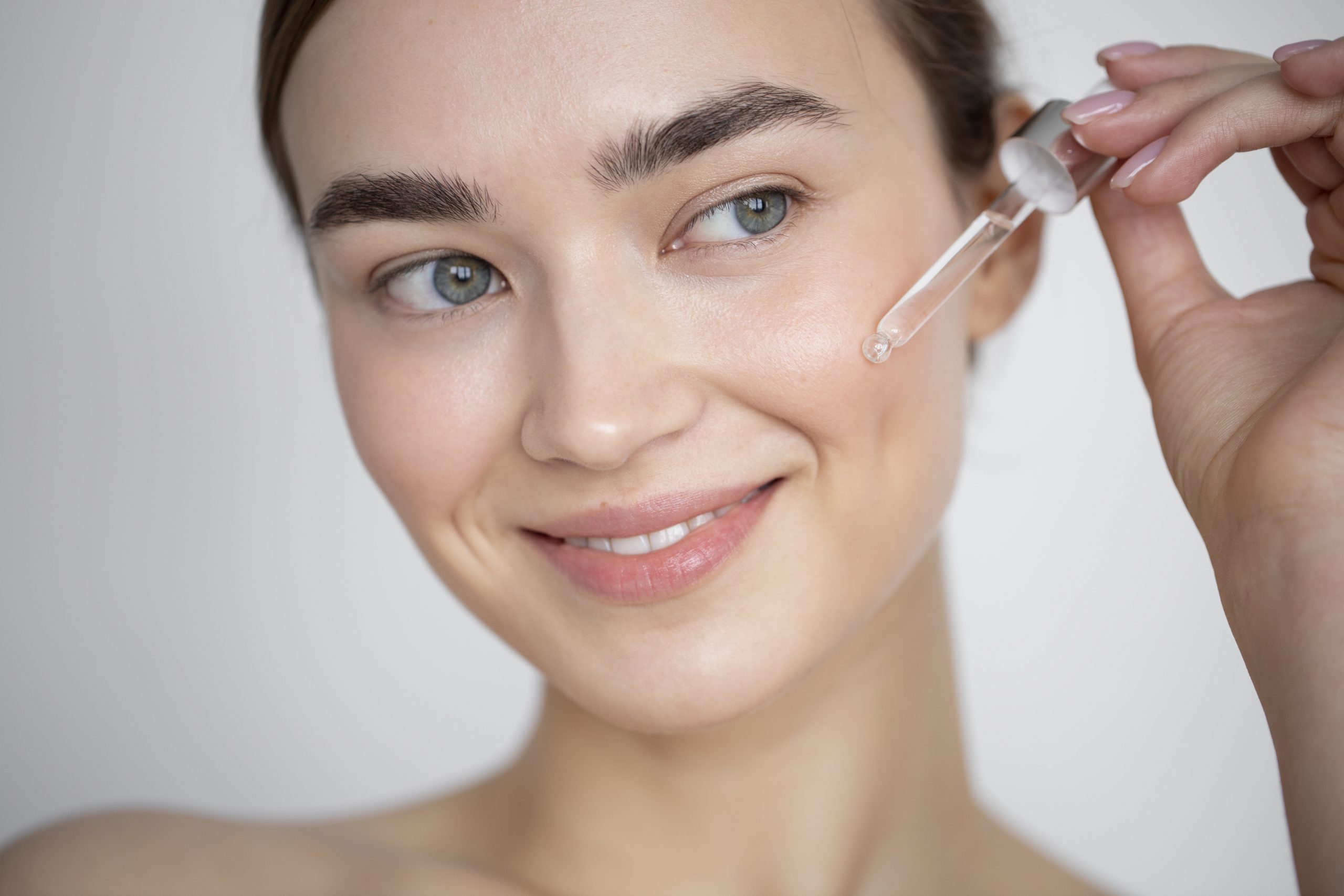 Retinol Serum Stability Testing: Key to Maintaining Active Ingredient Efficacy
